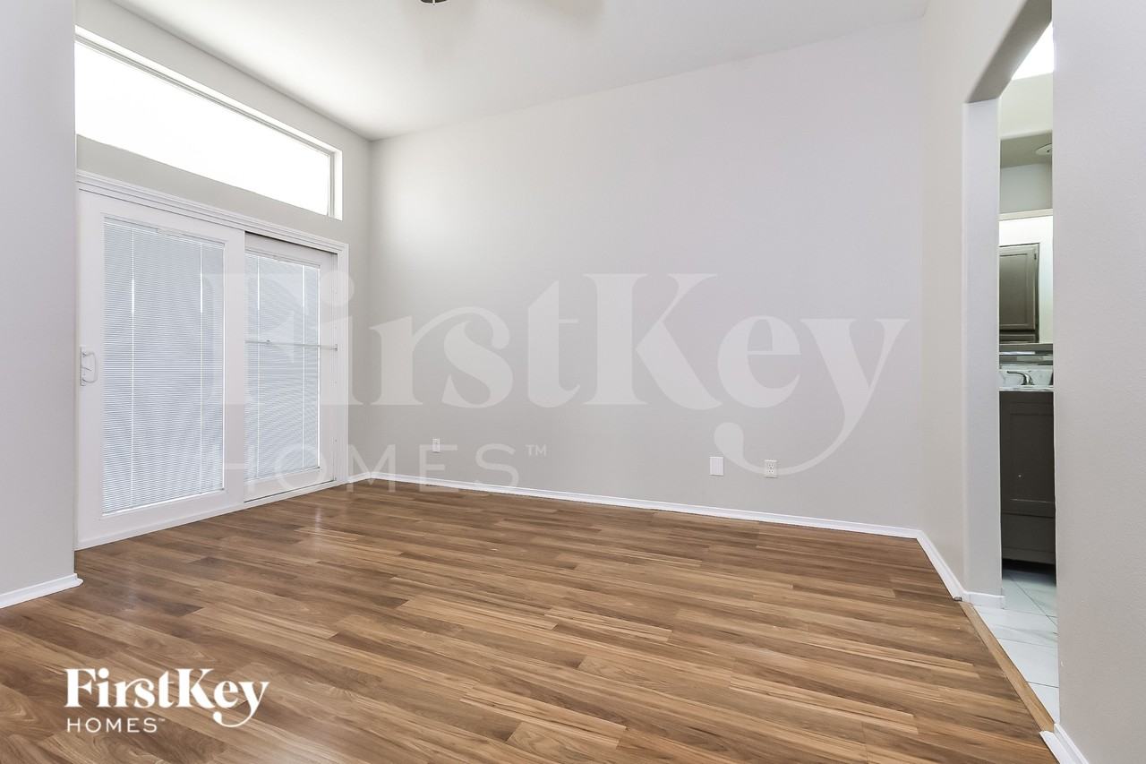 2412 Silver Shadow Dr - Photo 7 of 15