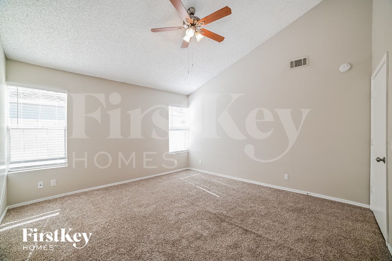 5057 W Chicago Cir S - Photo 7 of 16