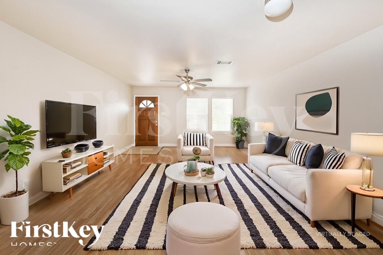 22811 Precious Pl - Photo 3 of 18