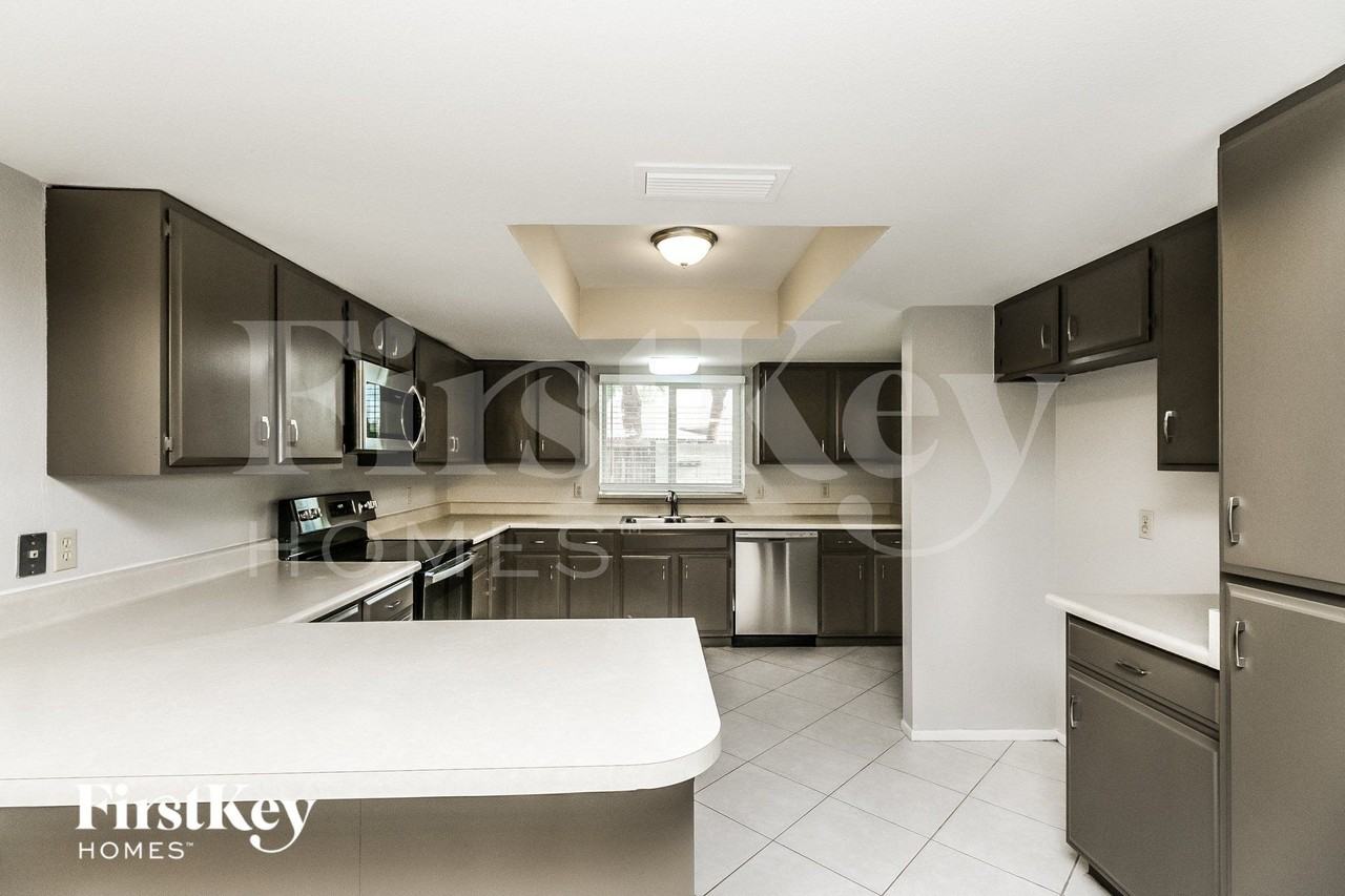 2701 N Hartford St - Photo 7 of 15