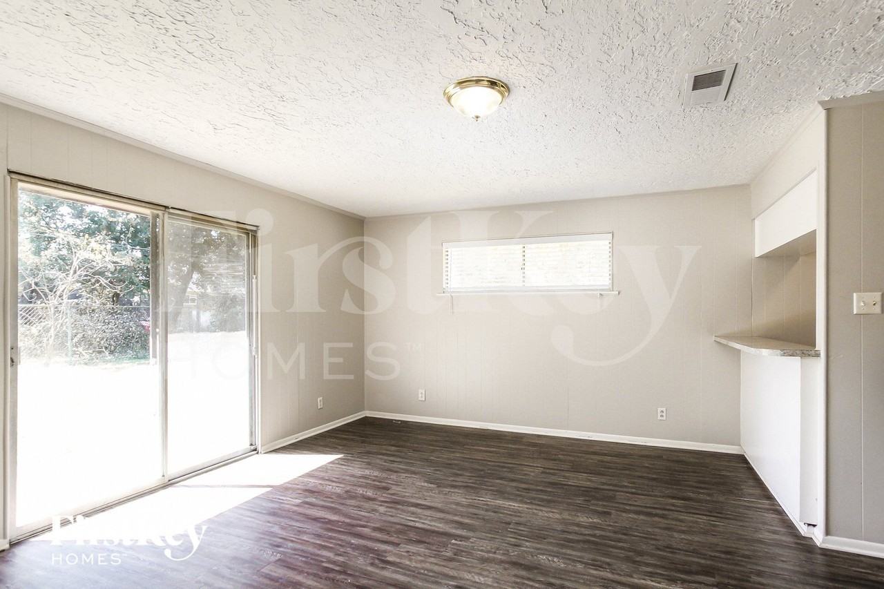 6410 Hopper Rd - Photo 4 of 15