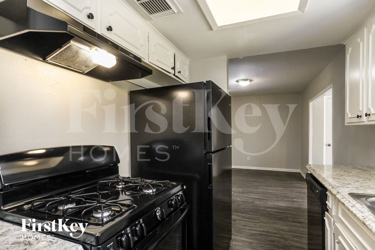 6410 Hopper Rd - Photo 7 of 15