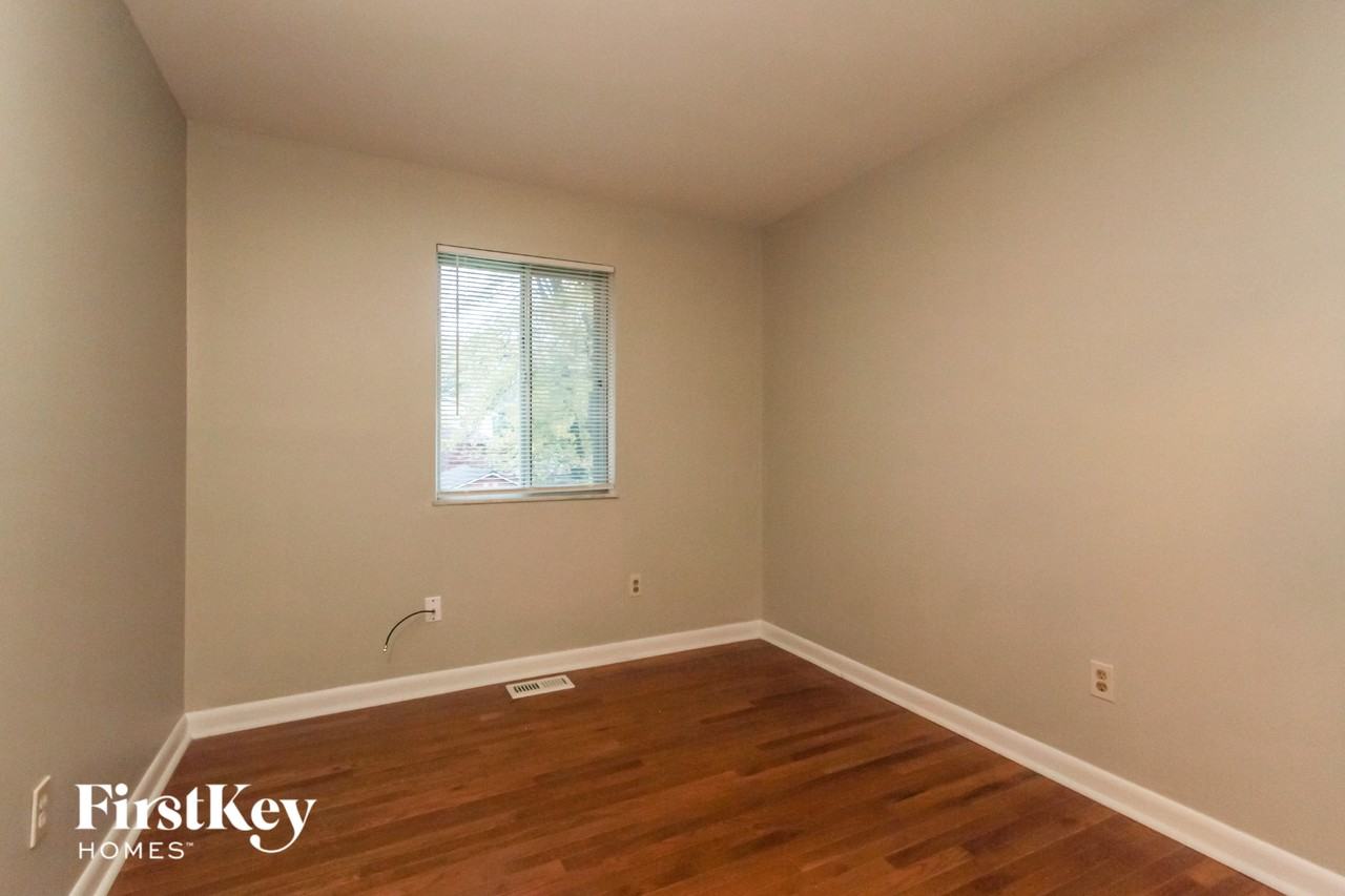 503 Andrea Dr - Photo 4 of 15