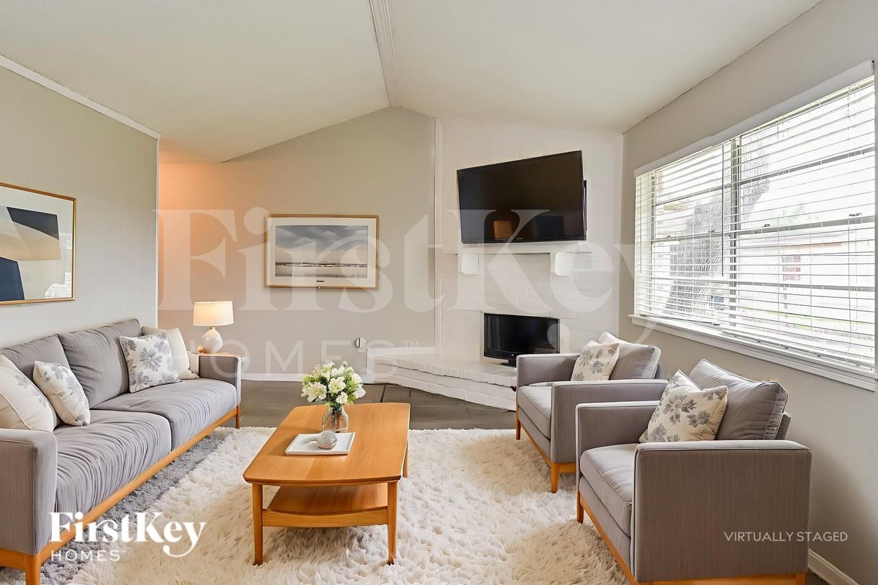 4927 Kilkenny Dr - Photo 3 of 19