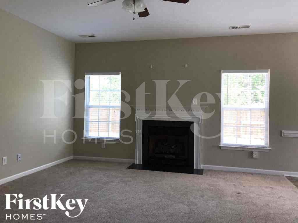 3750 Wharton Dr - Photo 5 of 27