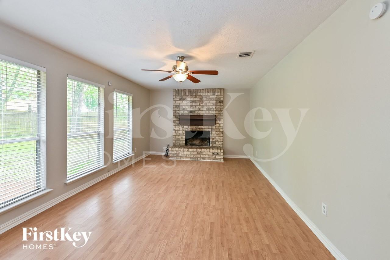 3711 Clear Falls Dr - Photo 2 of 15