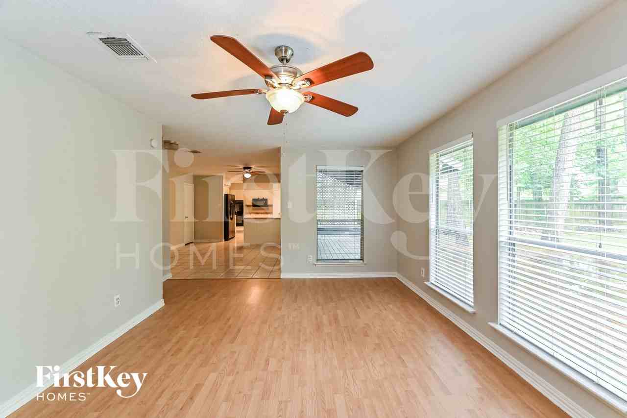 3711 Clear Falls Dr - Photo 3 of 15