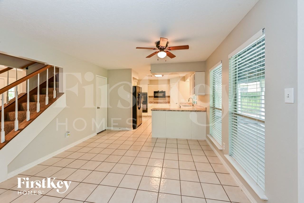 3711 Clear Falls Dr - Photo 5 of 15