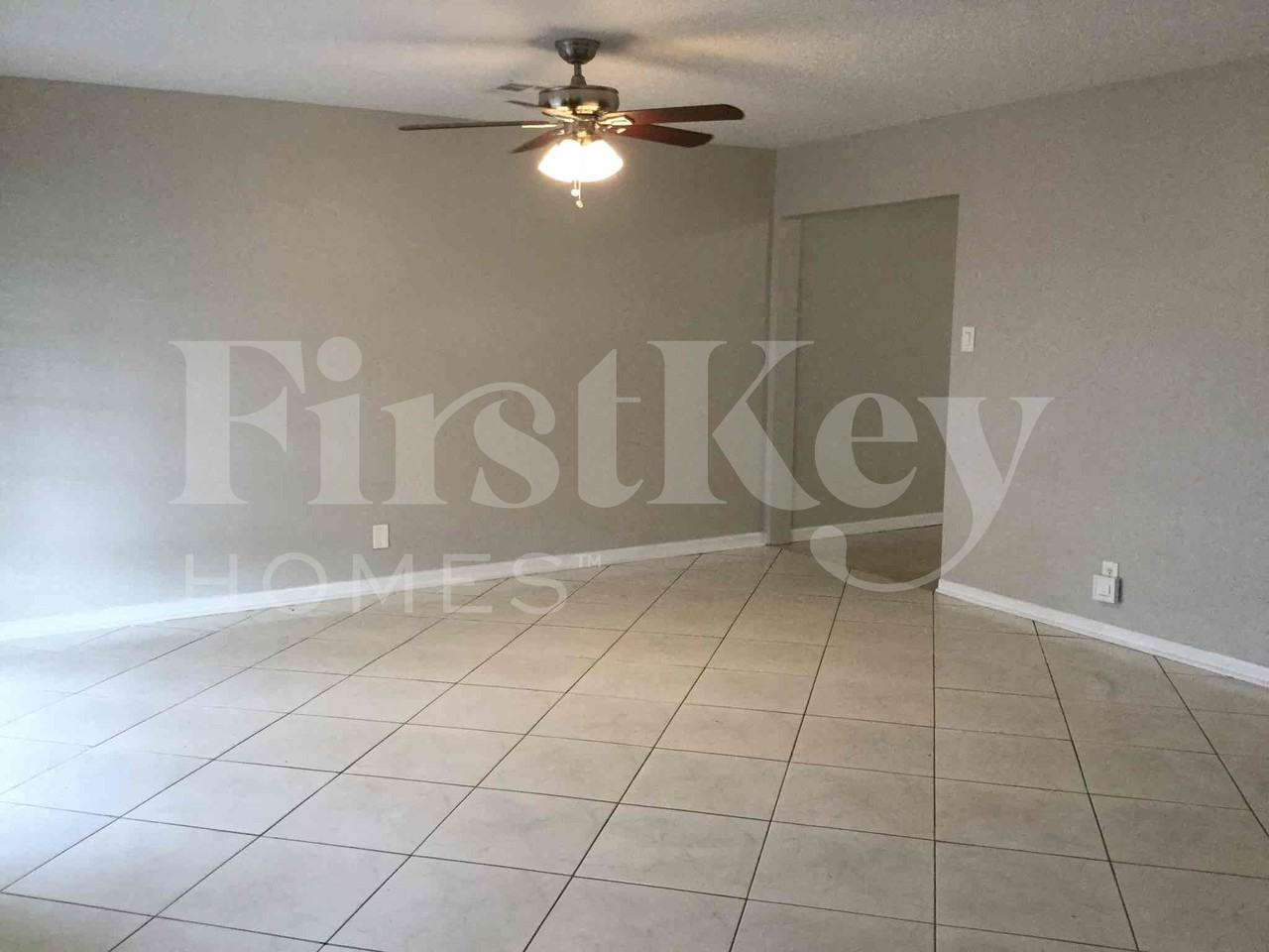 3549 Swstreet - Photo 3 of 20