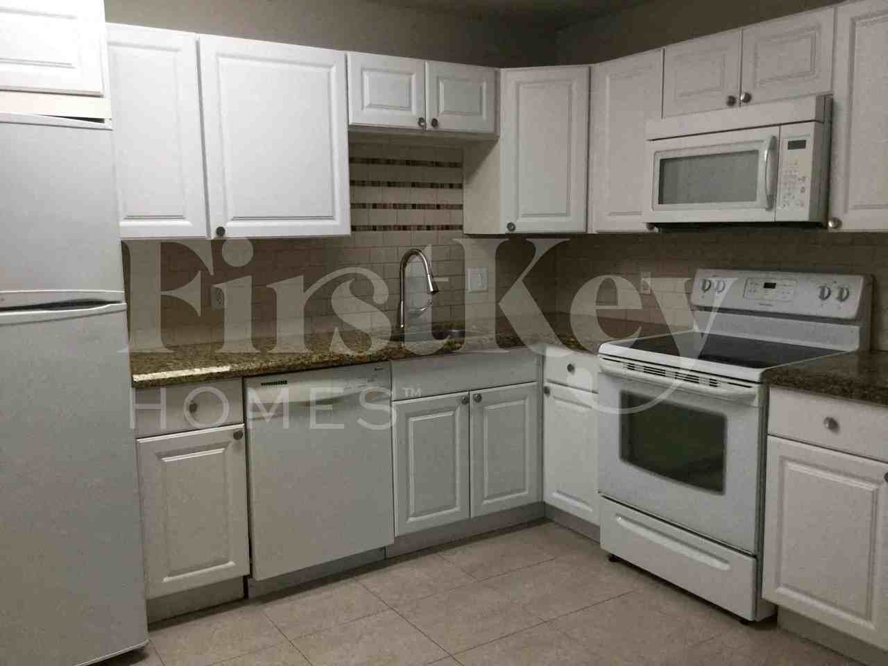 3549 Swstreet - Photo 4 of 20