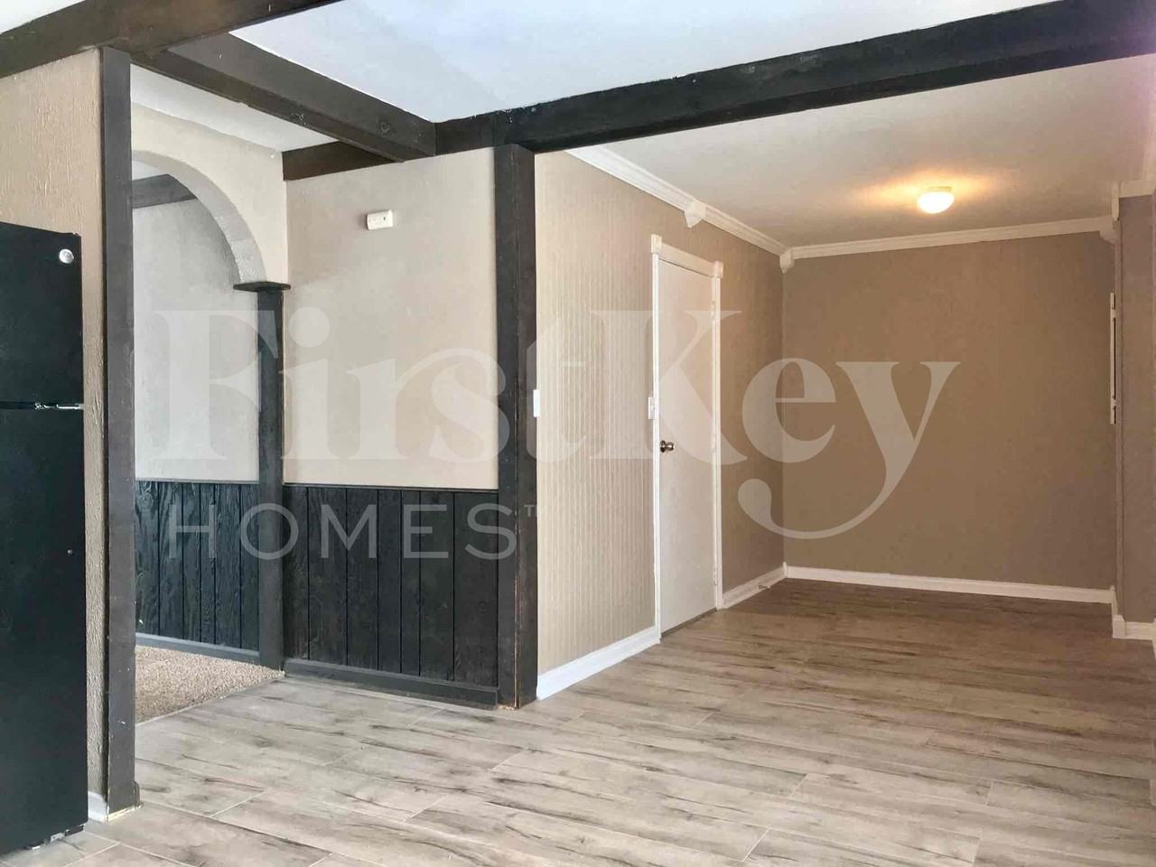 3520 Wellington Ave - Photo 3 of 12