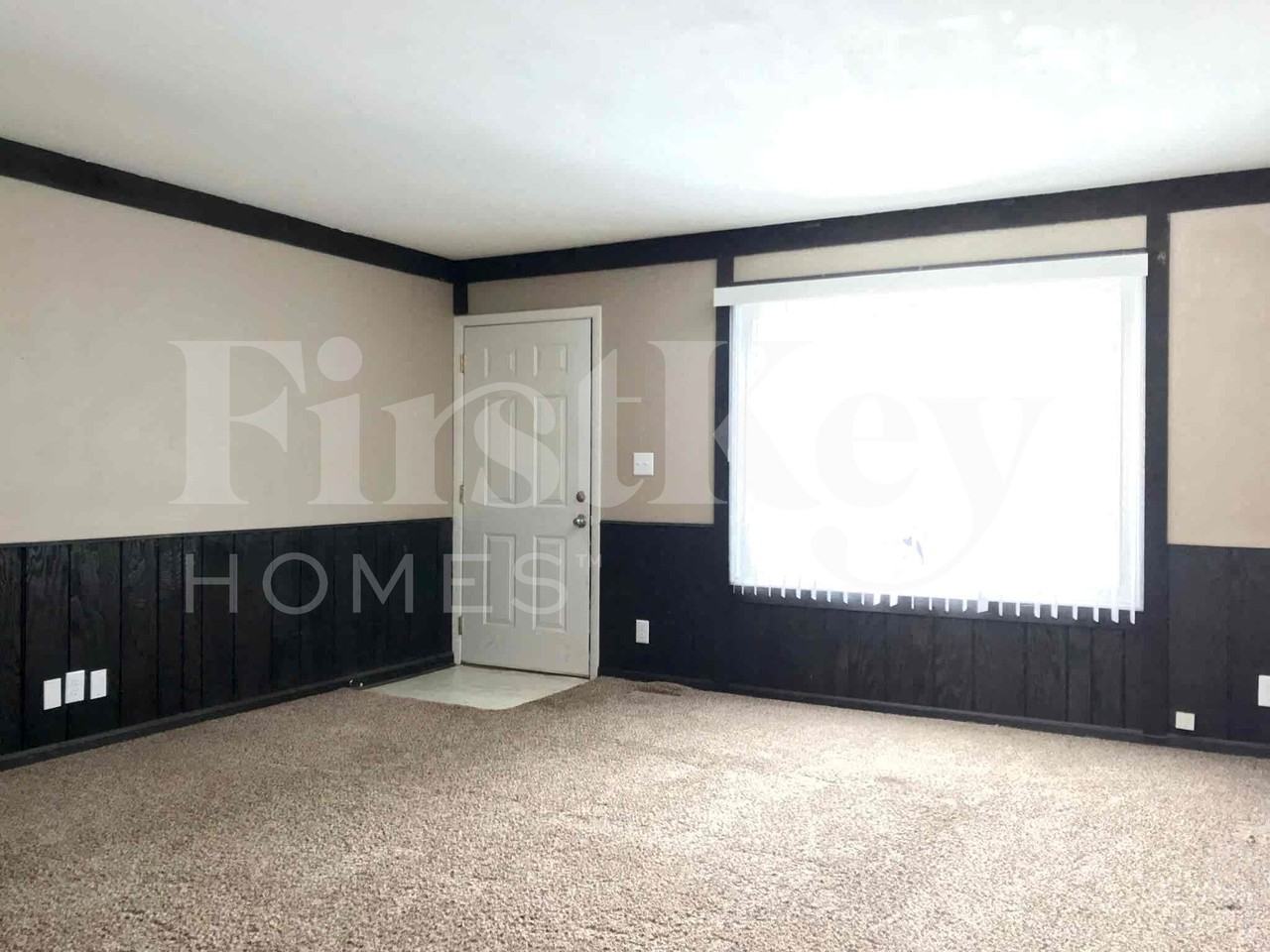 3520 Wellington Ave - Photo 5 of 12