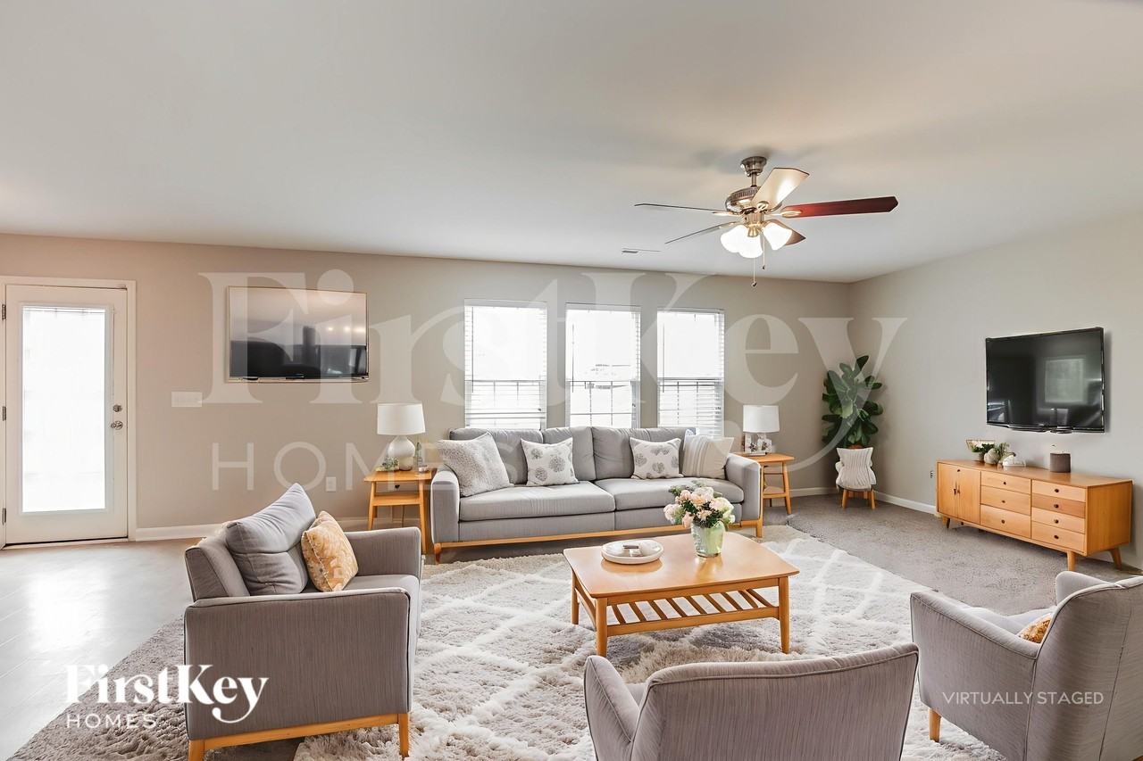 3503 Whitworth Dr - Photo 3 of 18