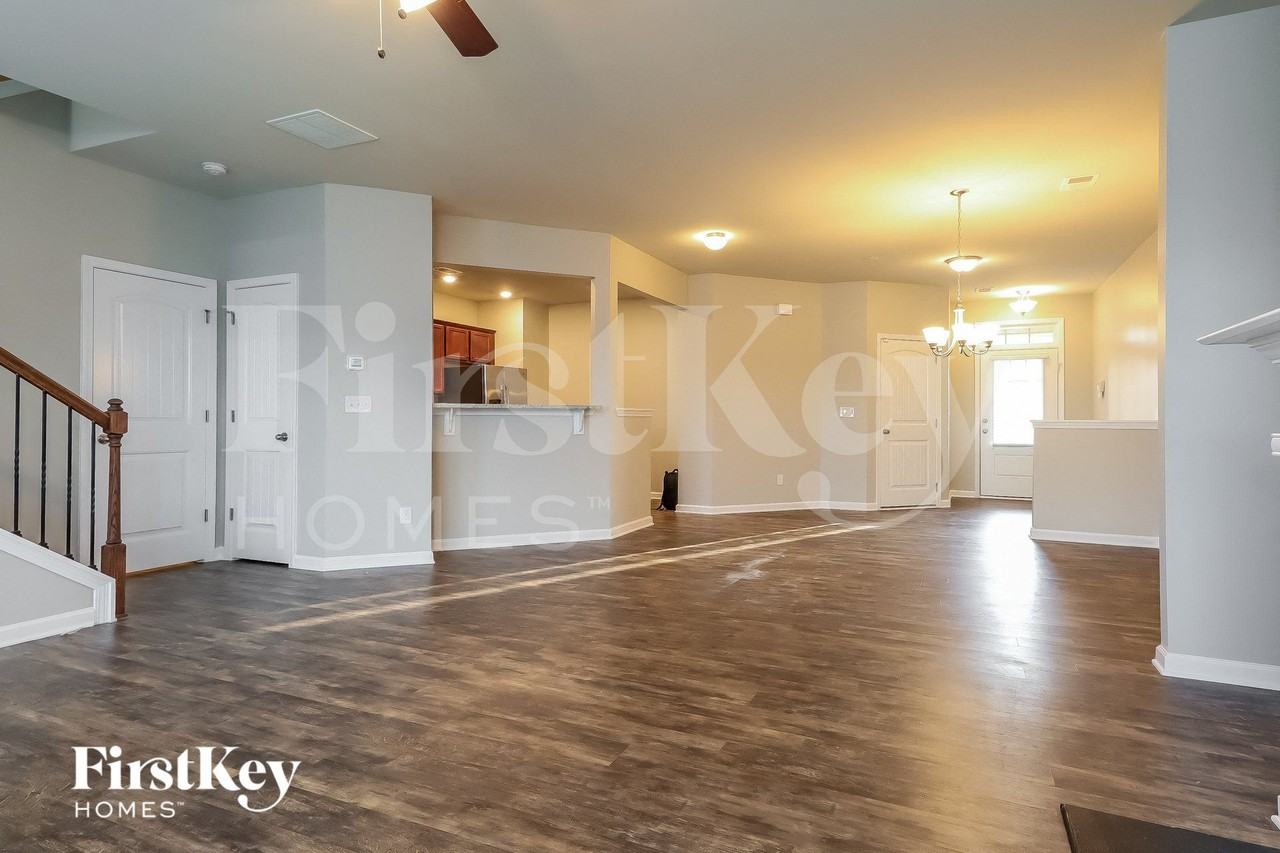 3404 Baylor Cir - Photo 4 of 15