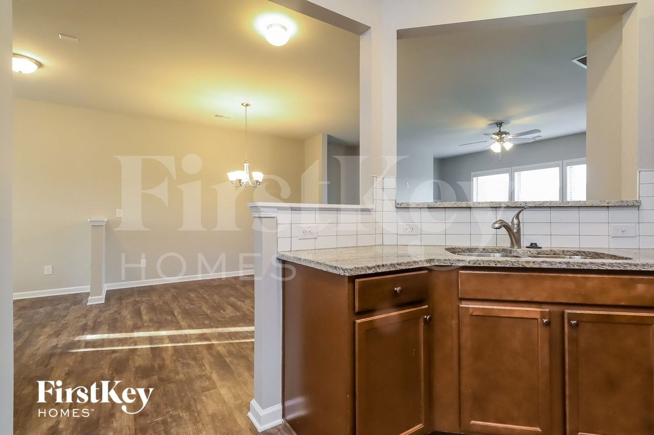 3404 Baylor Cir - Photo 5 of 15