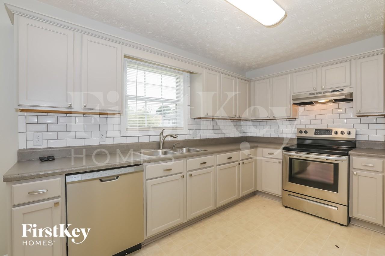 3360 Wrenwood Ct - Photo 5 of 15