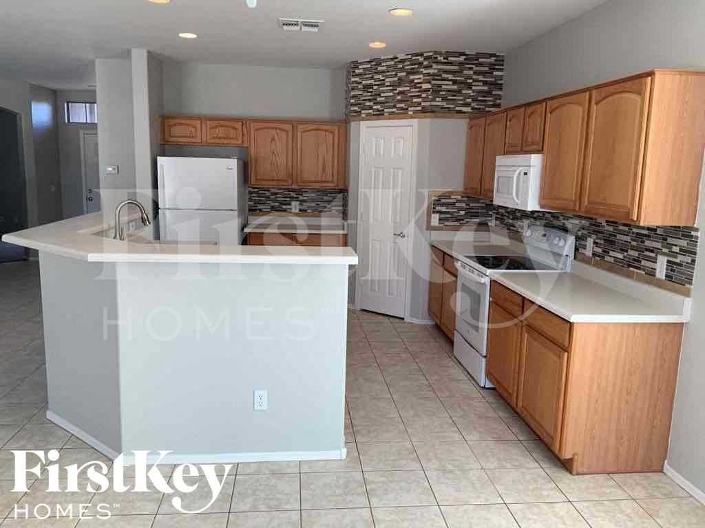 3032 E Pinto Valley Rd - Photo 4 of 21