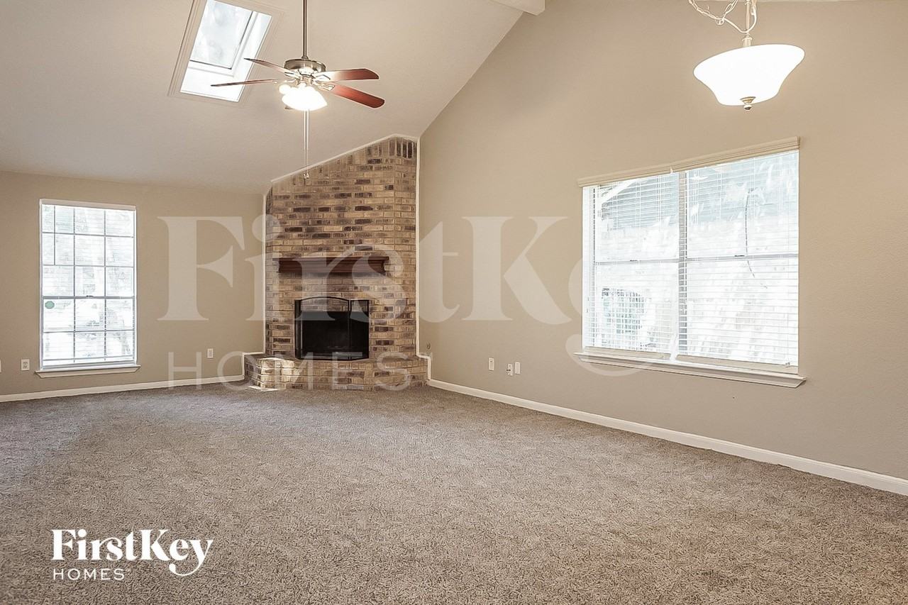 2706 Forestbrook Dr - Photo 3 of 15