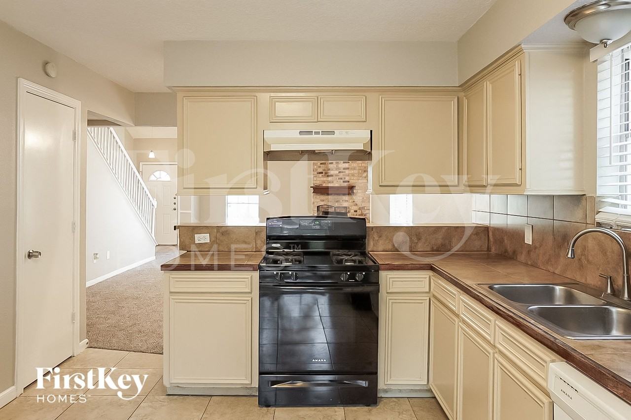 2706 Forestbrook Dr - Photo 5 of 15