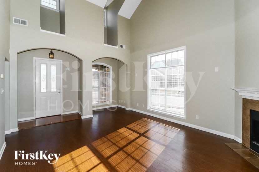 1543 Wynne Grove Rd - Photo 4 of 15