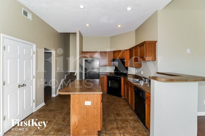 1543 Wynne Grove Rd - Photo 6 of 15