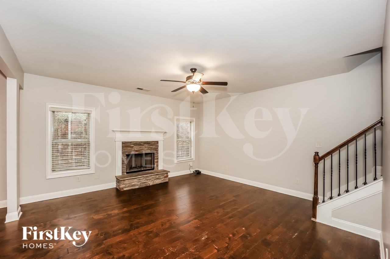 118 Village Park Dr - Photo 2 of 16