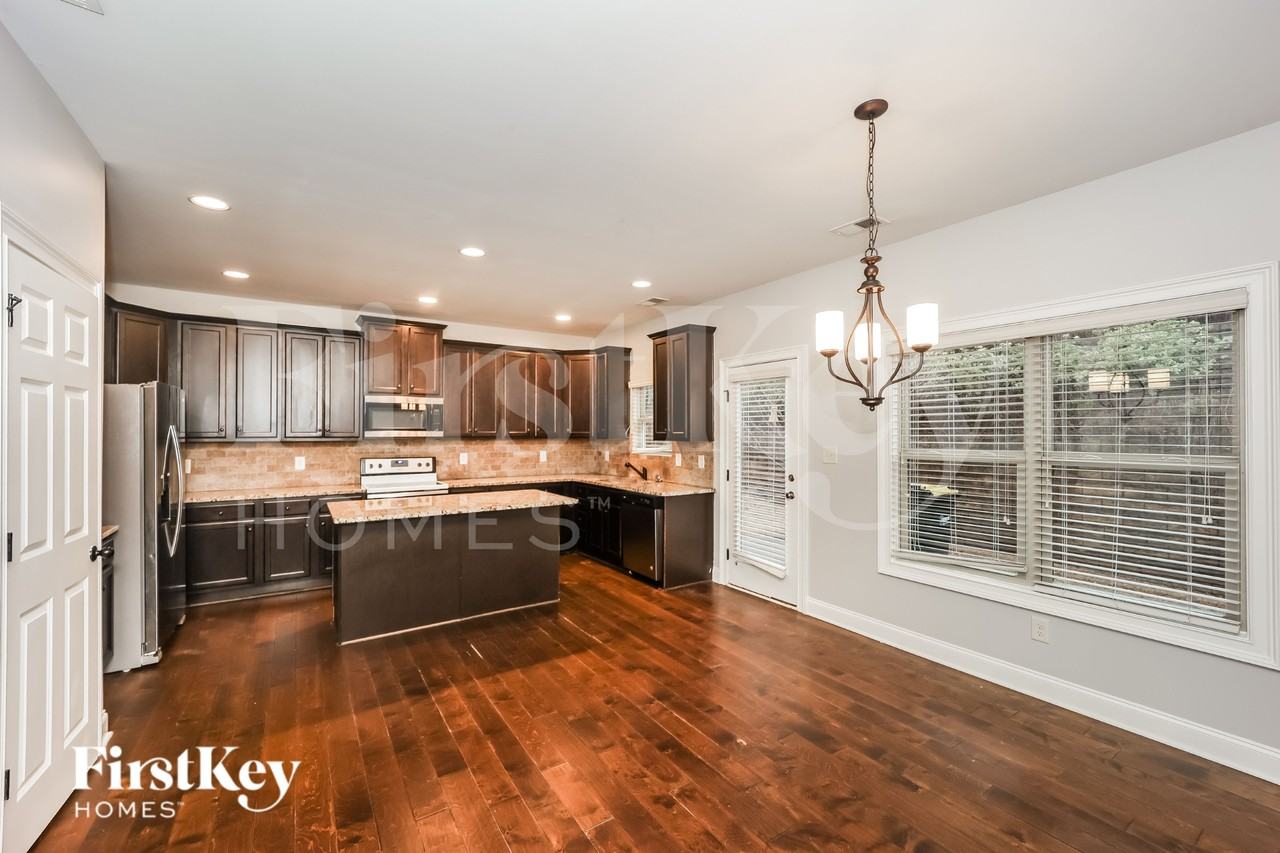 118 Village Park Dr - Photo 5 of 16