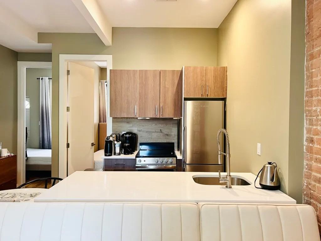 Private Bedroom in 4 Bedroom/1 Bathroom Home - Photo 3 of 7