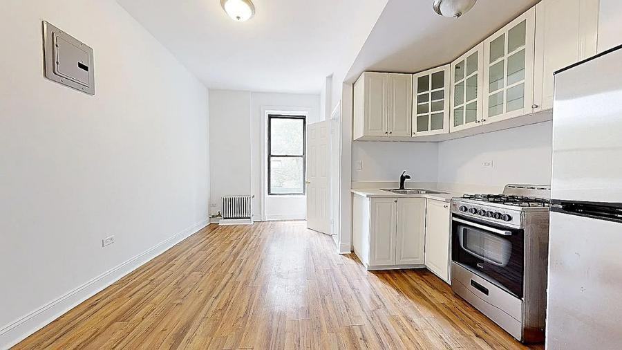 471 Central Park W - Photo 2 of 10