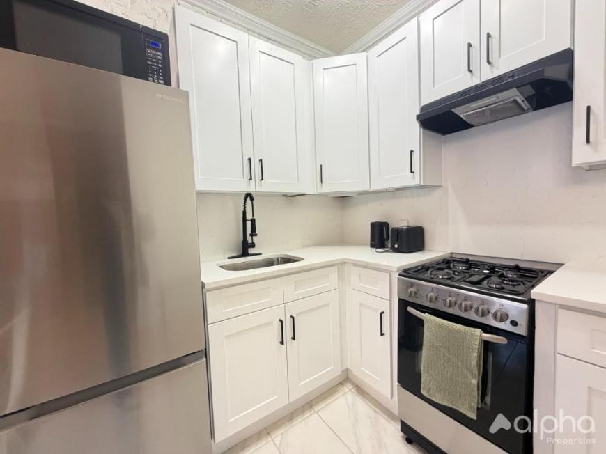 15 1st Ave - Photo 4 of 6