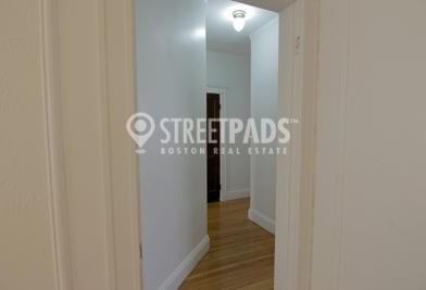 90 Maple St - Photo 3 of 10