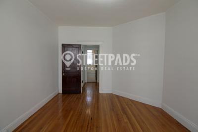 90 Maple St - Photo 7 of 10