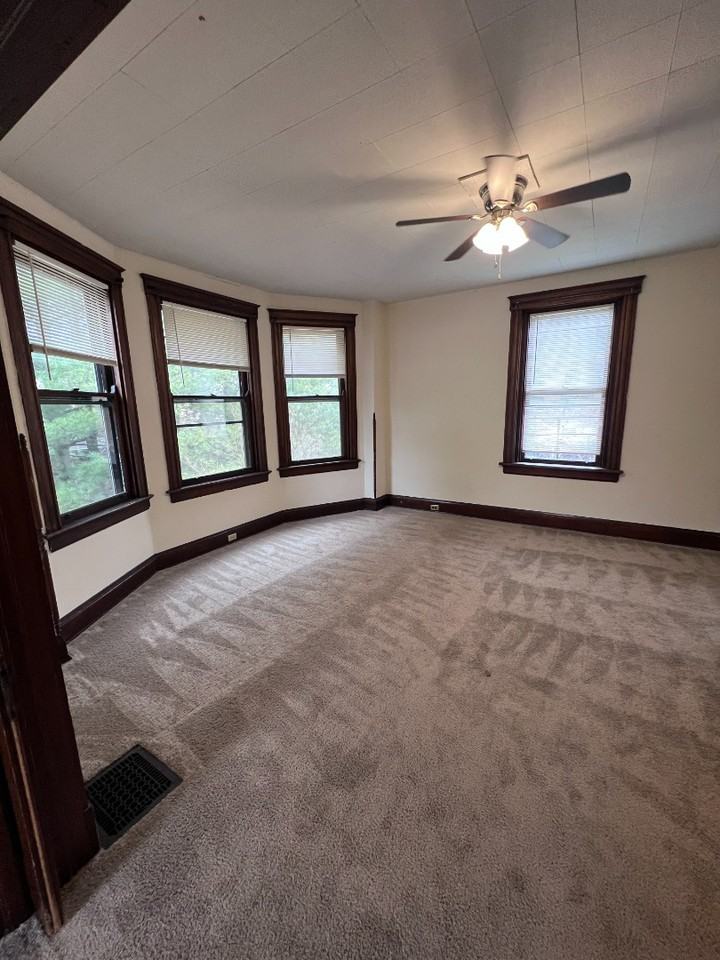 3022 Euclid Ave #1 - Photo 5 of 9