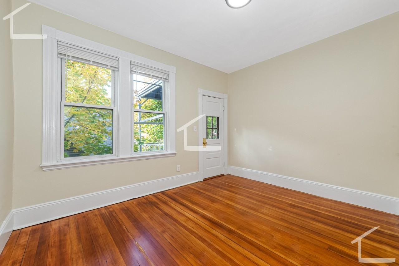 Brackett St #3 - Photo 5 of 29