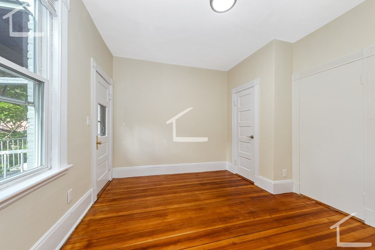 Brackett St #3 - Photo 7 of 29