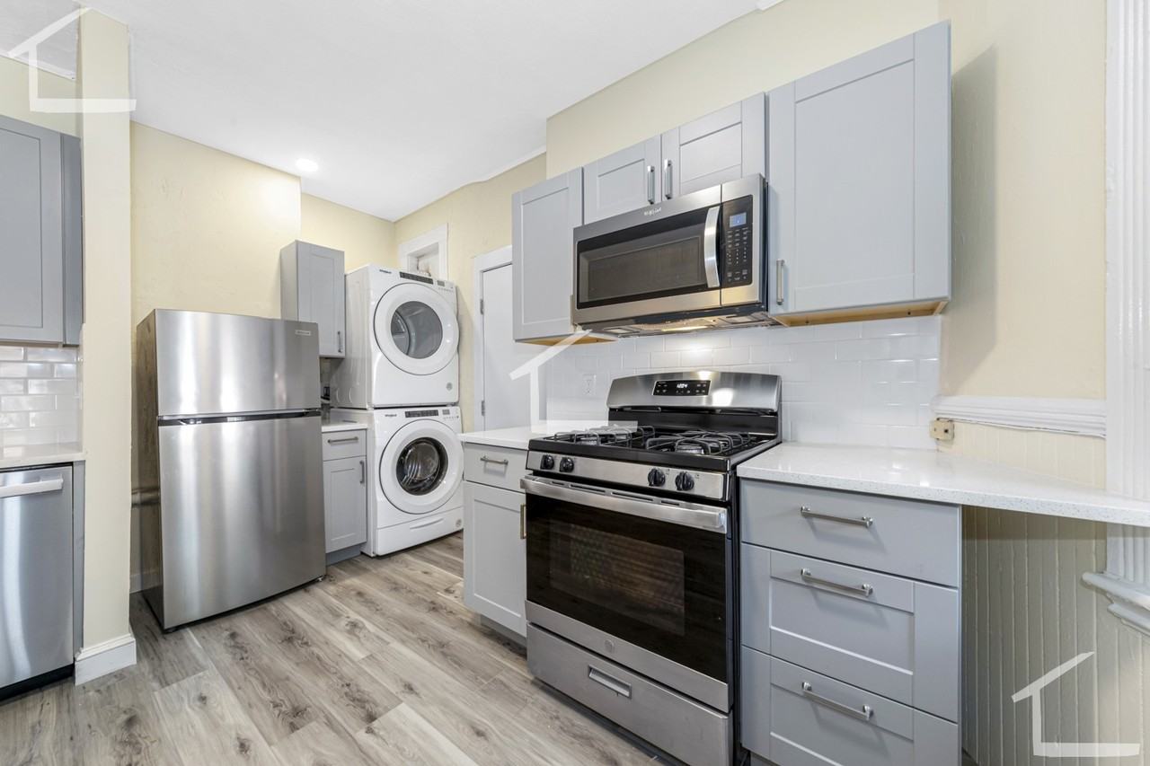 Brackett St #2 - Photo 4 of 50