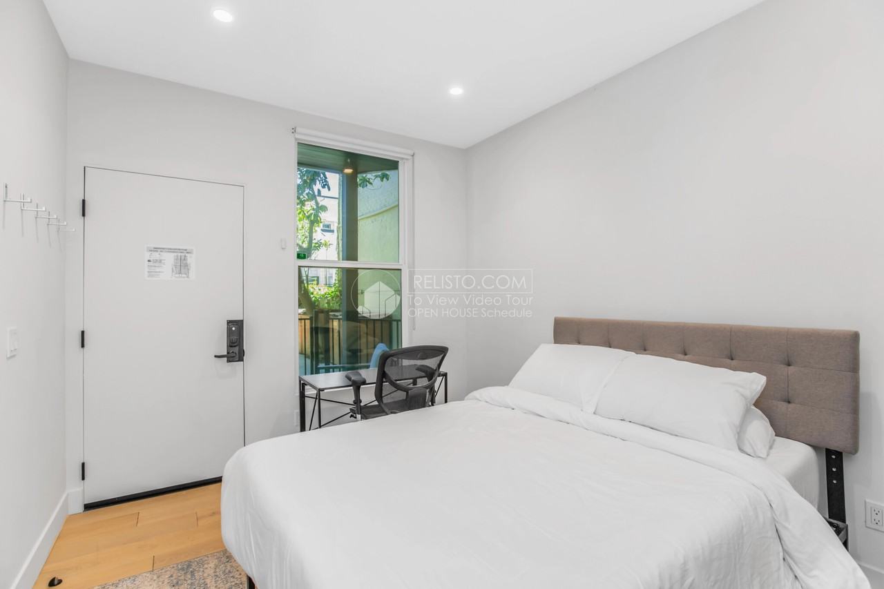 2267 1/2 Sacramento St #3 - Photo 3 of 18