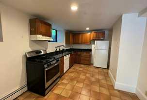 132 Chiswick Rd #B - Photo 1 of 1