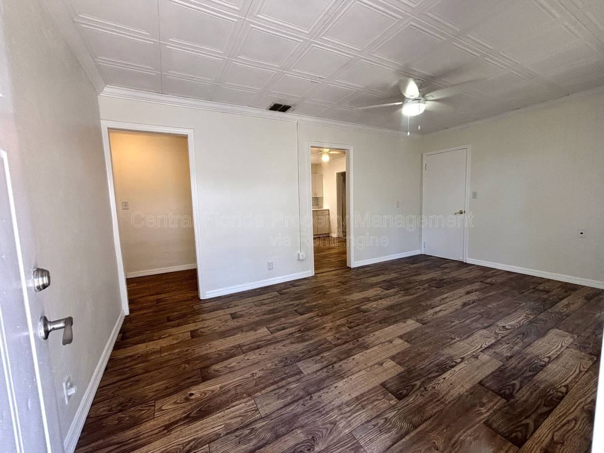 840 Lake Ave - Photo 2 of 10