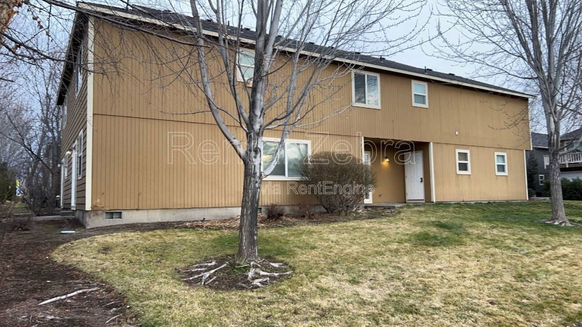 1945 Sw Canyon Dr - Photo 2 of 10