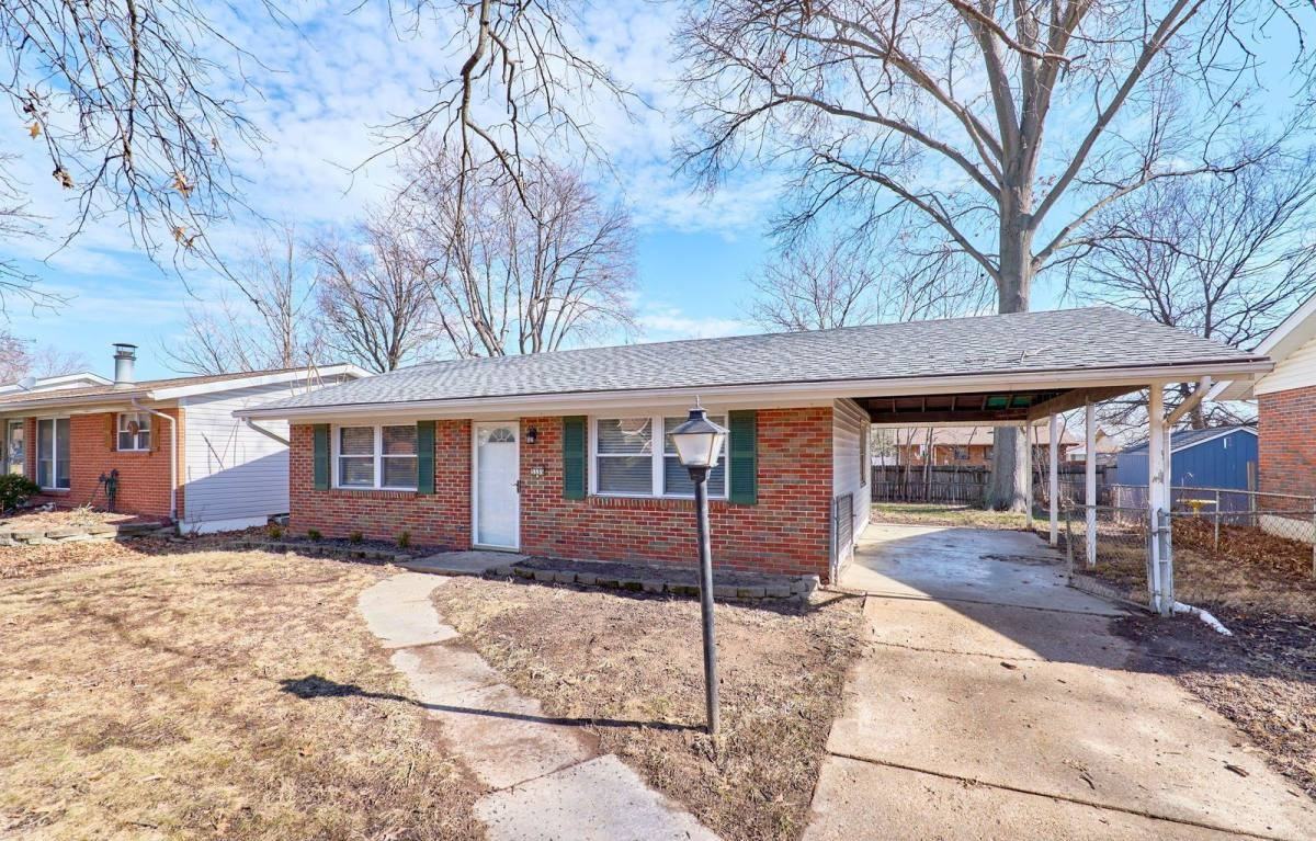 3335 Boca Raton Dr - Photo 3 of 10