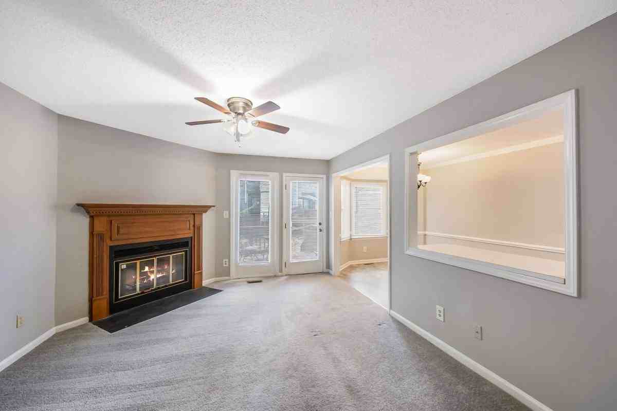 2039 Trexler Ct - Photo 2 of 10