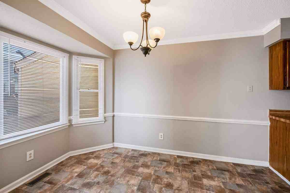 2039 Trexler Ct - Photo 3 of 10