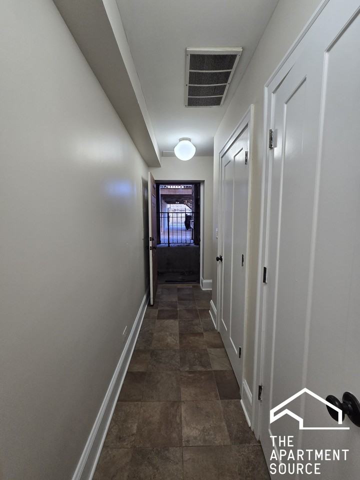 4906 N Washtenaw Ave #G - Photo 7 of 12