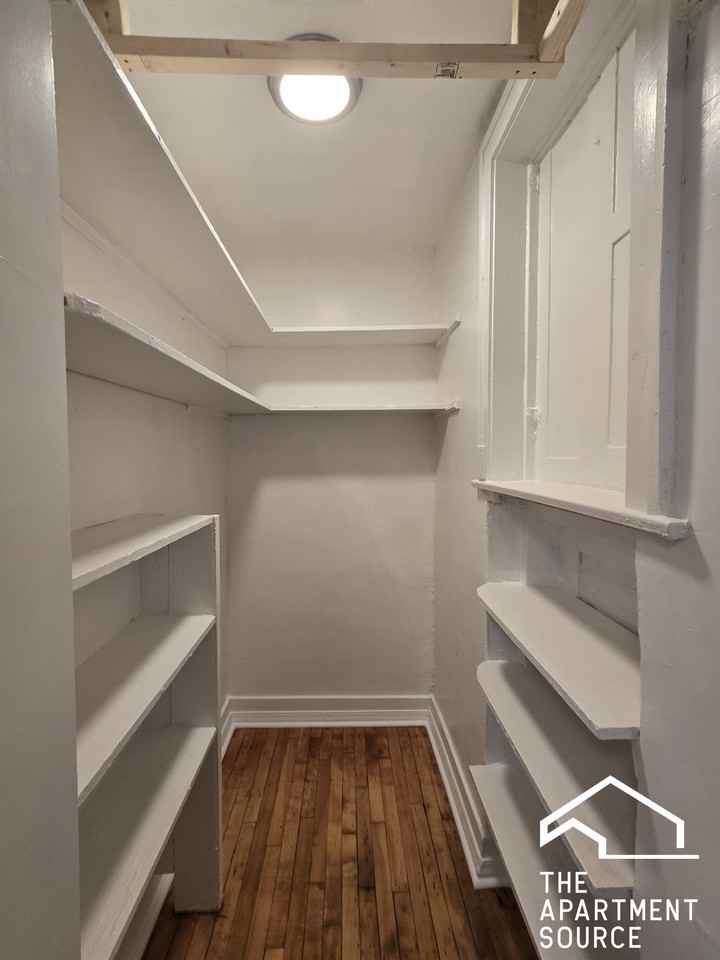 4418 N Whipple St #3 - Photo 4 of 9