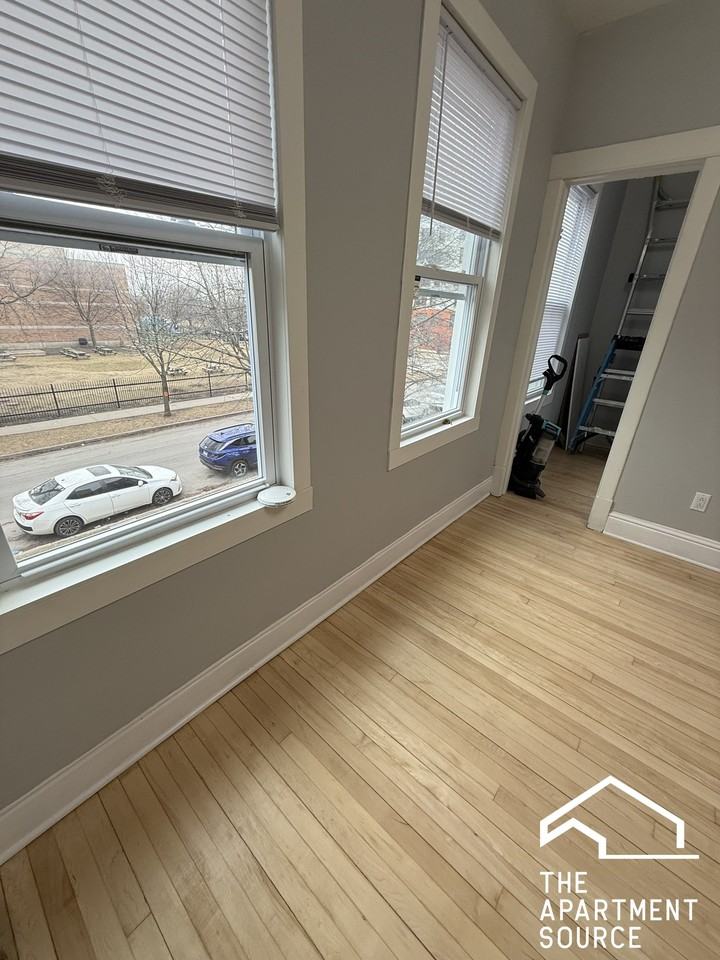 3714 W Cortland St #2 - Photo 5 of 10