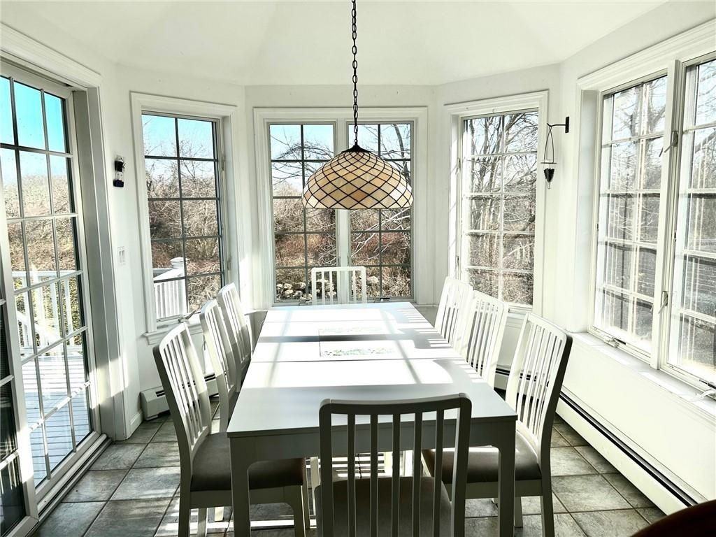 123 Border Ave - Photo 5 of 28