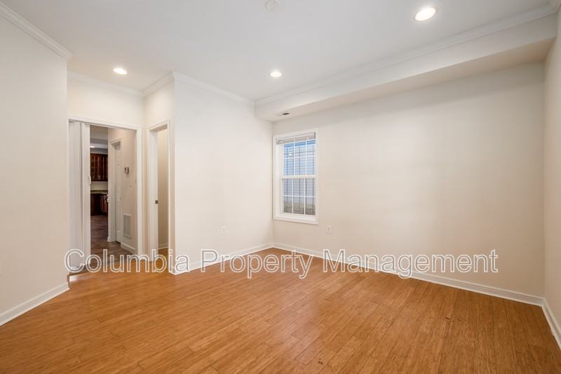 2421 Franklin St Ne - Photo 4 of 50