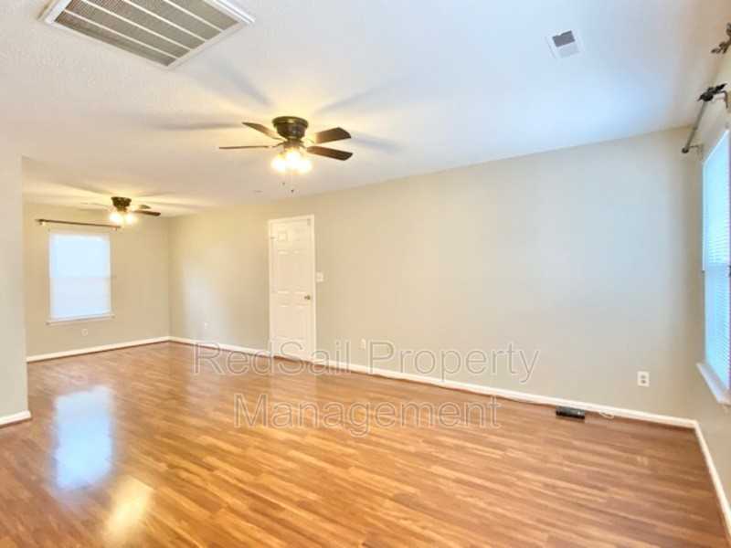 200 S Hunt Club Run - Photo 3 of 16