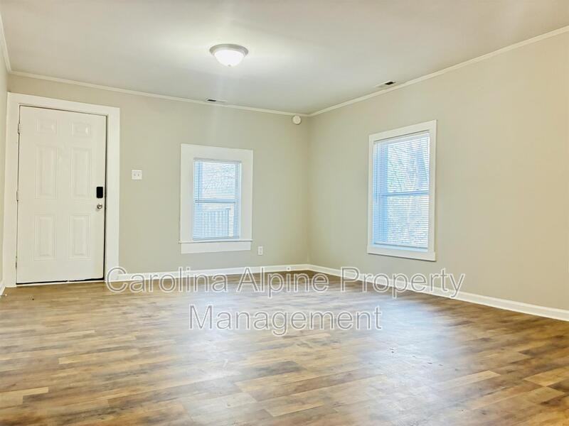 905 Wilmouth St - Photo 5 of 18